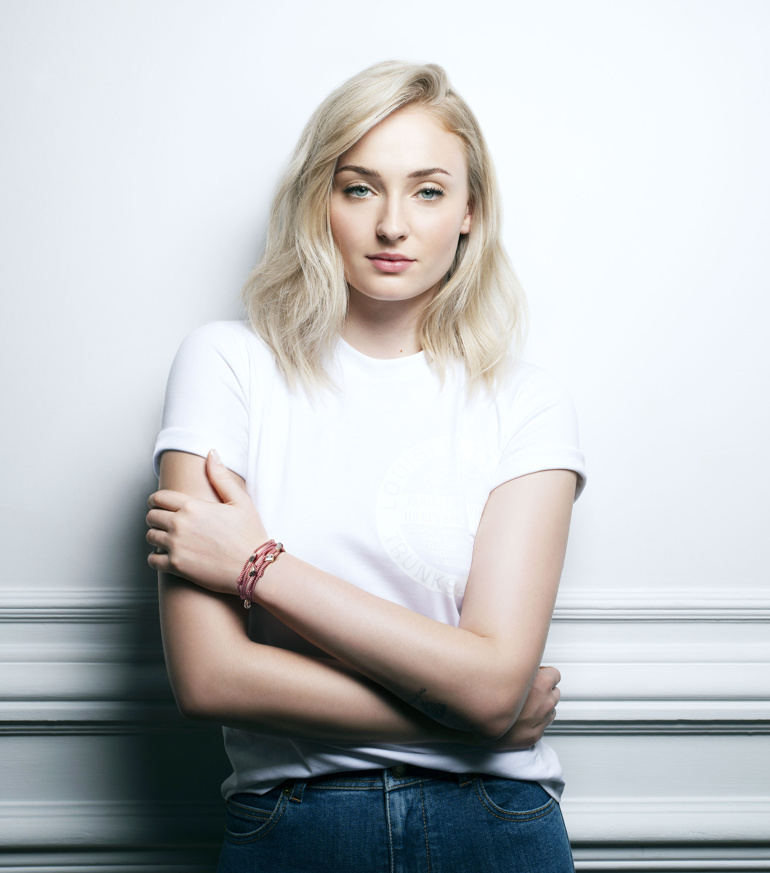 The Promise – Louis Vuitton + Sophie Turner + UNICEF - THE FALL