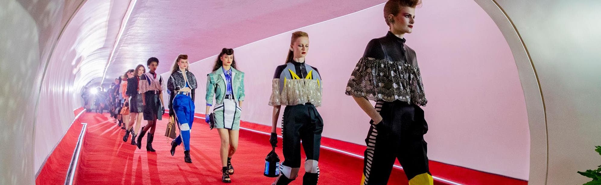 MANIFESTO - TAKING OFF: Louis Vuitton Women's Cruise 2020 Fashion