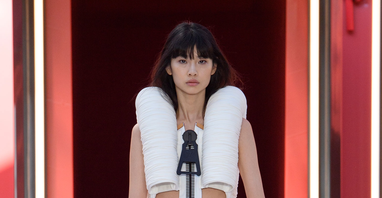 Jung Ho-yeon opens Louis Vuitton show at Paris Fashion Week